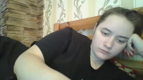 skyressie333 online show from February 12, 6:41 am