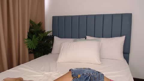 Snapshot of skytime96 chatting on October 25, 5:26 am Sky online show from October 25, 5:26 am