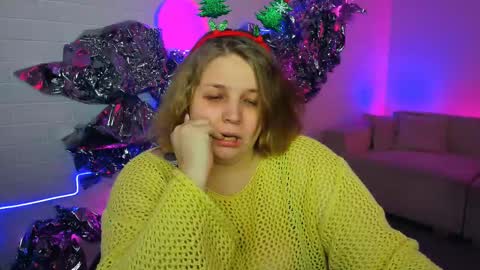 Snapshot of sladadeew chatting on December 25, 12:05 pm Slada Deew online show from December 25, 12:05 pm