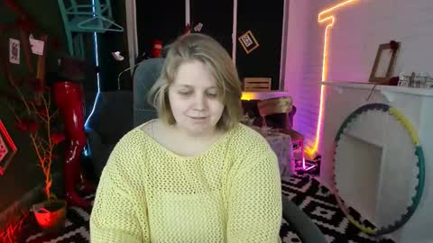 Snapshot of sladadeew chatting on January 2, 12:13 pm Slada Deew online show from January 2, 12:13 pm
