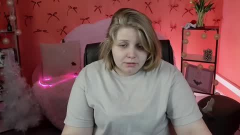 Snapshot of sladadeew chatting on January 4, 9:00 am Slada Deew online show from January 4, 9:00 am
