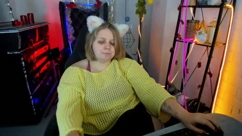 Snapshot of sladadeew chatting on January 6, 12:24 pm Slada Deew online show from January 6, 12:24 pm