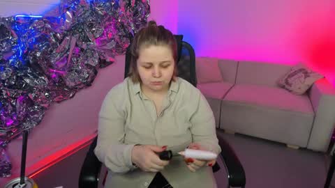 Snapshot of sladadeew chatting on January 9, 9:06 am Slada Deew online show from January 9, 9:06 am