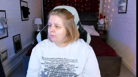 Snapshot of sladadeew chatting on January 13, 9:08 am Slada Deew online show from January 13, 9:08 am