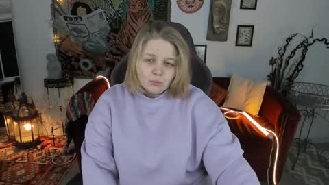 Snapshot of sladadeew chatting on January 14, 9:02 am Slada Deew online show from January 14, 9:02 am