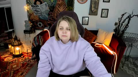 Snapshot of sladadeew chatting on January 14, 12:03 pm Slada Deew online show from January 14, 12:03 pm