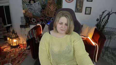 Snapshot of sladadeew chatting on January 14, 3:15 pm Slada Deew online show from January 14, 3:15 pm