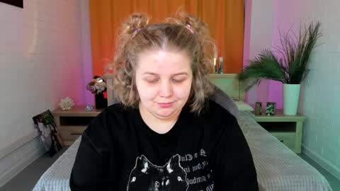 Snapshot of sladadeew chatting on February 7, 9:26 am Slada Deew online show from February 7, 9:26 am