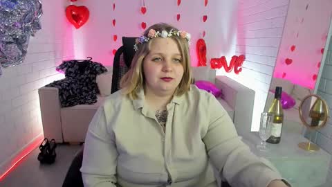 Snapshot of sladadeew chatting on March 8, 3:45 pm Slada Deew online show from March 8, 3:45 pm