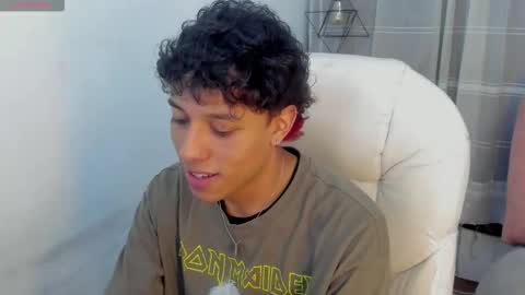 Snapshot of slasher_x chatting on December 22, 8:39 pm slasher_x online show from December 22, 8:39 pm