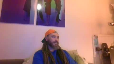 Snapshot of slashfantasy chatting on December 2, 6:43 pm slashfantasy online show from December 2, 6:43 pm