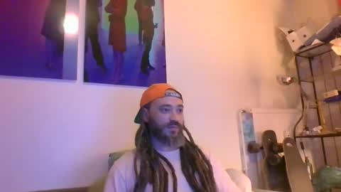 Snapshot of slashfantasy chatting on December 10, 2:39 pm slashfantasy online show from December 10, 2:39 pm