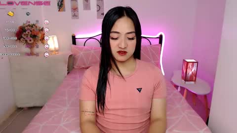 Queen Cyrine online show from December 10, 6:01 am