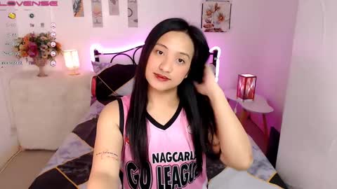 Queen Cyrine online show from February 19, 6:00 am