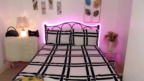 Queen Cyrine online show from January 16, 9:35 am