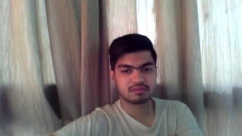 Snapshot of slavesj18 chatting on November 26, 4:35 am Add me on hangout sjcool1998 online show from November 26, 4:35 am