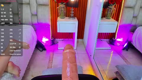 Whitnet  online show from April 4, 8:39 pm