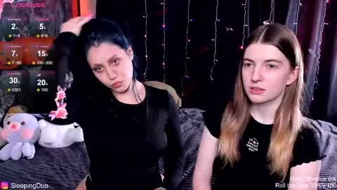 Snapshot of sleepingduo chatting on October 20, 10:16 am Hi We are Iva and Angela Nice to meet u 3 online show from October 20, 10:16 am