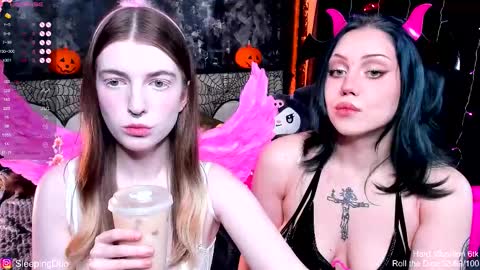 Snapshot of sleepingduo chatting on October 31, 11:55 am Hi We are Iva and Angela Nice to meet u 3 online show from October 31, 11:55 am