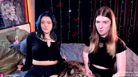Snapshot of sleepingduo chatting on November 6, 1:01 pm Hi We are Iva and Angela Nice to meet u 3 online show from November 6, 1:01 pm