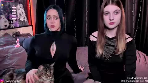 Snapshot of sleepingduo chatting on December 4, 2:48 pm Hi We are Iva and Angela Nice to meet u 3 online show from December 4, 2:48 pm