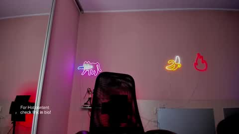 Slemgem Amy  friends online show from February 9, 8:24 pm