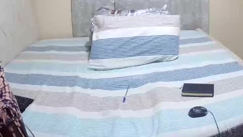 slender_sweetbabe online show from April 2, 12:03 pm