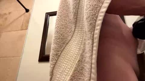 Snapshot of slickdog1969 chatting on October 31, 12:28 pm Slickdog online show from October 31, 12:28 pm