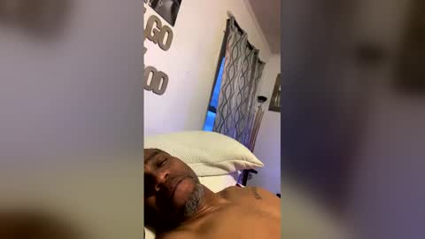 slim975 online show from March 5, 11:28 am