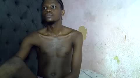 Snapshot of slim_long01 chatting on October 5, 11:30 am slim long01 online show from October 5, 11:30 am