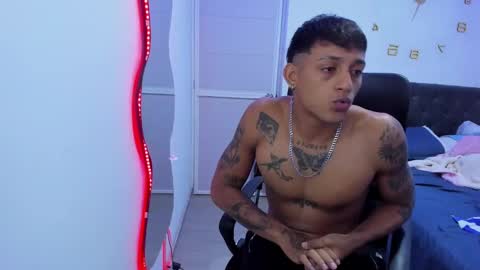 Snapshot of slim_master12 chatting on December 12, 10:13 am slim_master12 online show from December 12, 10:13 am