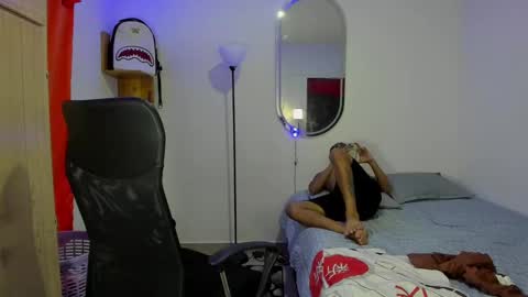 Snapshot of slim_master12 chatting on February 21, 12:38 am slim_master12 online show from February 21, 12:38 am