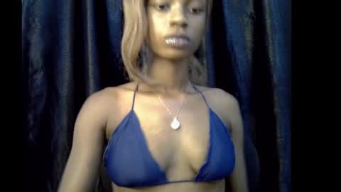 Snapshot of slim_petitqueen chatting on October 30, 2:51 pm Alice online show from October 30, 2:51 pm