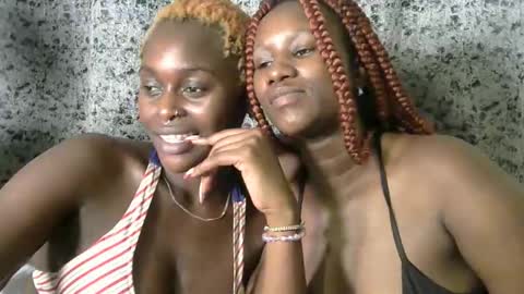 Snapshot of slimandthick1 chatting on October 21, 12:28 pm slimandthick1 online show from October 21, 12:28 pm