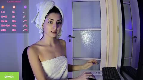 Snapshot of slimbaby69 chatting on February 20, 8:14 pm Ivi online show from February 20, 8:14 pm