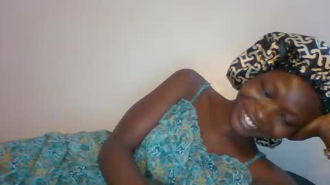 Snapshot of slimdiva chatting on October 3, 7:44 pm slimdiva online show from October 3, 7:44 pm