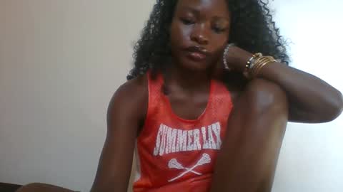 Snapshot of slimdiva chatting on October 26, 4:51 am slimdiva online show from October 26, 4:51 am