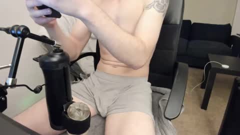 Snapshot of slimguerrilla chatting on January 9, 3:26 am Slimguerrilla online show from January 9, 3:26 am