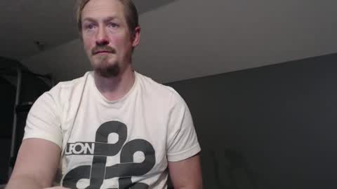 Snapshot of slimjp chatting on December 22, 11:09 pm slimjp online show from December 22, 11:09 pm