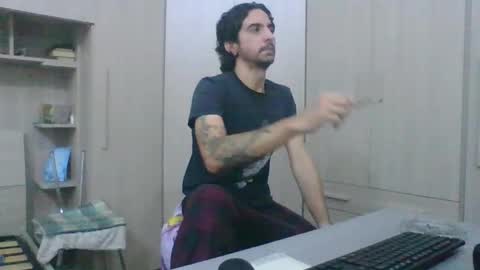 Snapshot of slimteaser089 chatting on November 16, 2:11 pm SlimTeaser089 online show from November 16, 2:11 pm