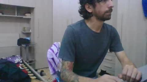 Snapshot of slimteaser089 chatting on December 1, 6:13 pm SlimTeaser089 online show from December 1, 6:13 pm