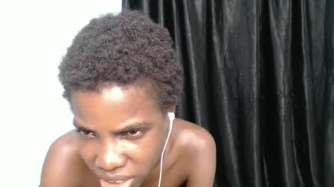 Snapshot of slimzyxdoll chatting on February 26, 1:53 am slimzyxdoll online show from February 26, 1:53 am