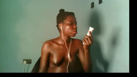 Snapshot of slimzyxdoll chatting on September 17, 12:01 am slimzyxdoll online show from September 17, 12:01 am