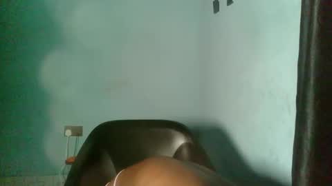 Snapshot of slimzyxdoll chatting on October 3, 4:15 pm slimzyxdoll online show from October 3, 4:15 pm