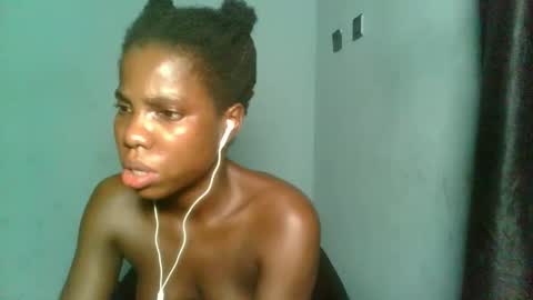 Snapshot of slimzyxdoll chatting on October 5, 4:33 am slimzyxdoll online show from October 5, 4:33 am