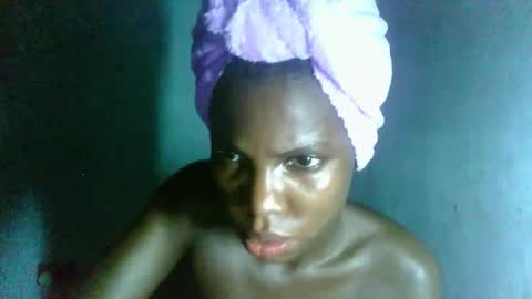 Snapshot of slimzyxdoll chatting on October 7, 8:39 pm slimzyxdoll online show from October 7, 8:39 pm
