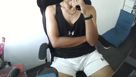 Snapshot of slothfully chatting on February 23, 7:33 am slothfully online show from February 23, 7:33 am