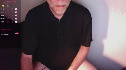 Snapshot of slowi___ chatting on February 24, 6:58 pm Slowi online show from February 24, 6:58 pm