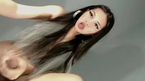 slut4attention online show from April 15, 5:47 am