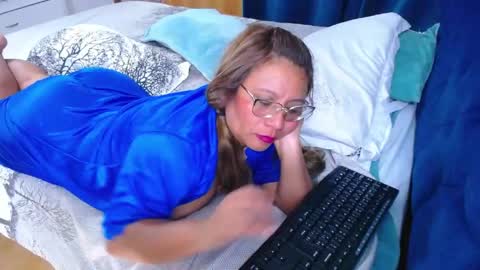 Slutdirtyxxx online show from April 14, 11:16 am